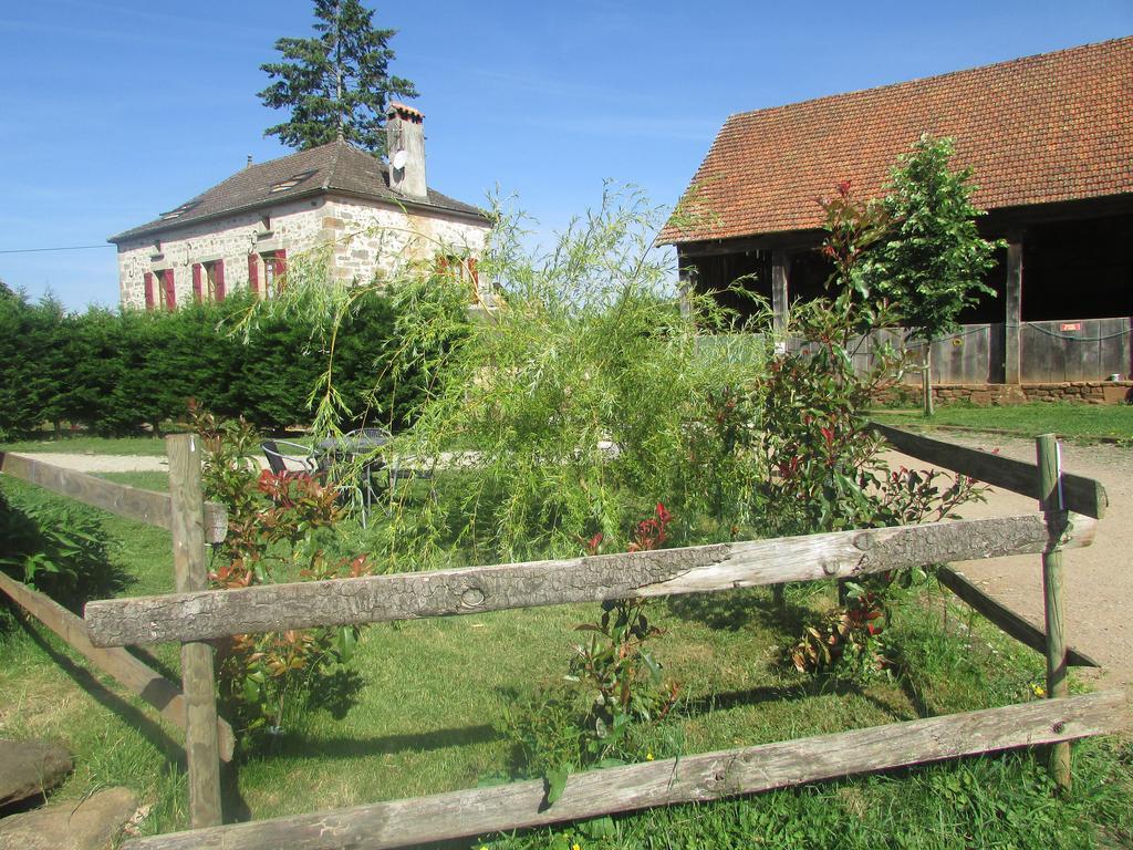 Ecuries de Saint Maurice- Maison d'hôtes de Gondou Lacapelle-Marival Exterior foto